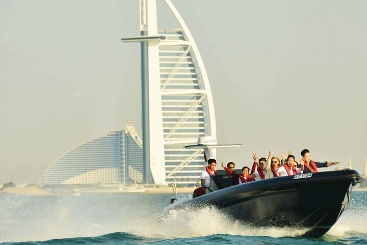Dubai Black Boat Experiences 7