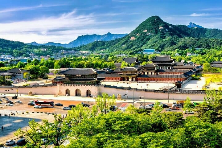 8 hour Private Tour Experience at Myeongdong by Car