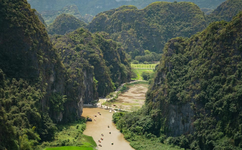 Ninh Binh Nature and History Tour from Hanoi: Hoa Lu and Trang An