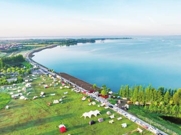 Shanghai: Dianshan Lake and Yuandang Rainbow Bridge Tour