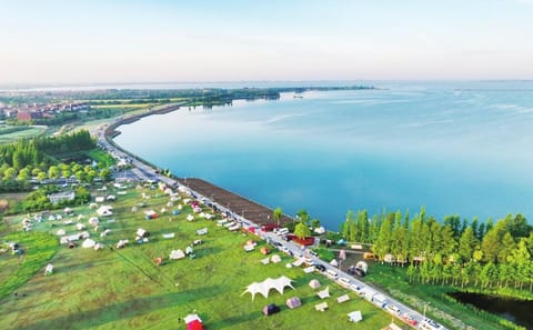 Cycling Tour of Dianshan Lake and Yuandang Rainbow Bridge