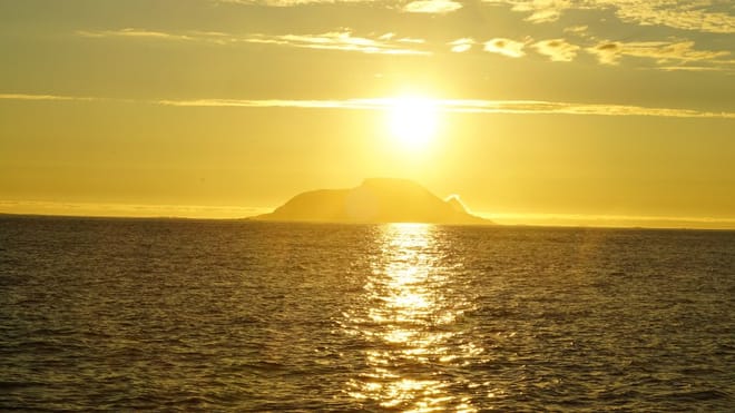 Midnight sun - Luxury Yacht Arctic Queen photo 5