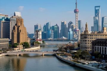Art Deco Architecture Walking Tour in Shanghai
