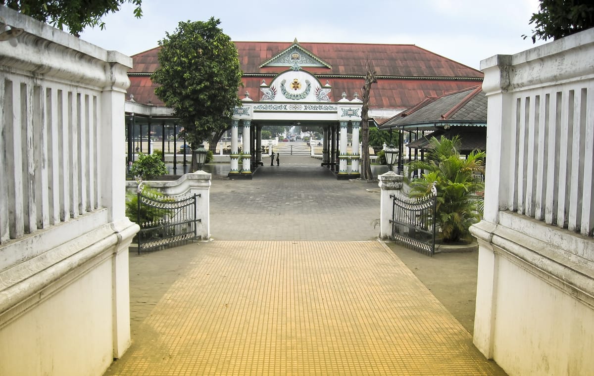 Yogyakarta City Tour with Borobudur Temple Visit