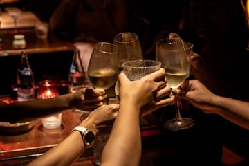 Hoi An Old Town Secret Cocktail Experience with Local Host