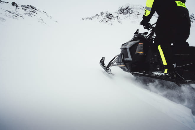 Glacier Rush – Fast pace snowmobile - SnoMo Glacier rush one hour photo 6
