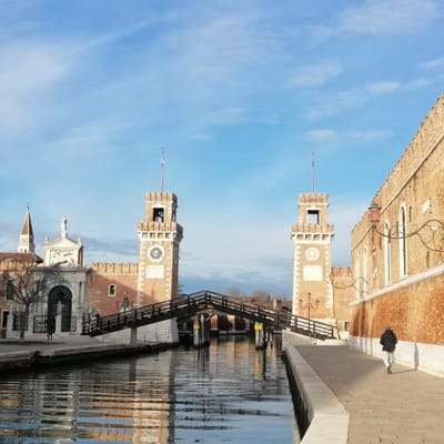 Walk around Venetian Shipyards and Traditional Lagoon Boats