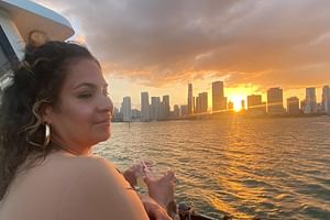 Miami Skyline & Celebrity Homes Cruise with Free Drink