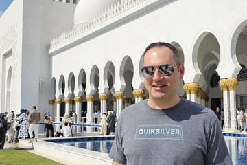 Dubai To Abu-Dhabi Tour:Grand Mosque, Emirates Palace & Corniche