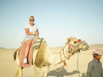 Premium 1 Hour Desert Camel Riding Adventure – Hurghada