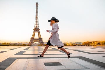 Professional Photo Shoot at the Eiffel Tower in Paris