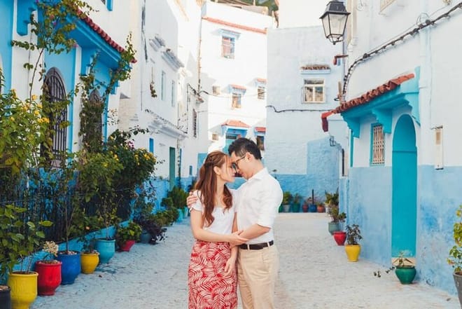 Capture your love story in the enchanting blue streets of Chefchaouen, where every corner provides a romantic and picturesque backdrop.
