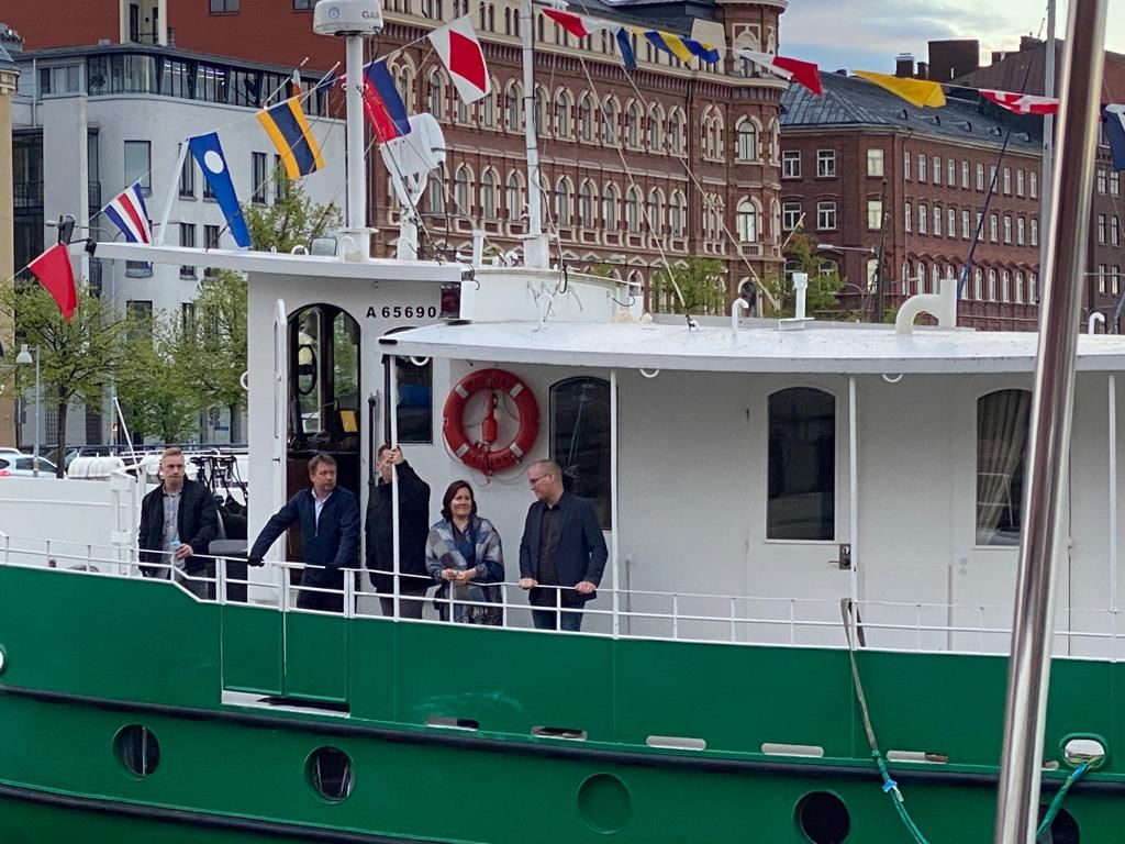 AquaBlue Charter moottorivenekierros Helsingissä