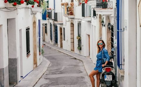 Sitges. Private Tour Beautiful Escape Barcelona