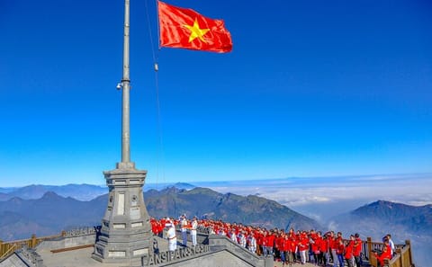 Fansipan Cable Car Experience in Sapa, Vietnam