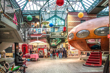 Explore Vintage Treasures at the St. Ouen Flea Market in Paris