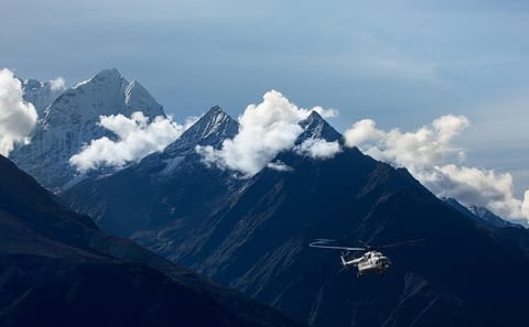 Everest Base Camp Helicopter Tour from Bhaganpau, Nepal