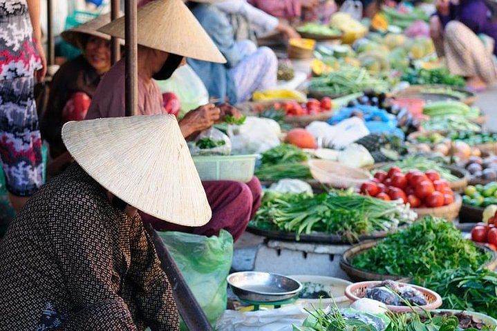 Farm Tour & Authentic Home Cooking Experience with a Local Family in Hanoi