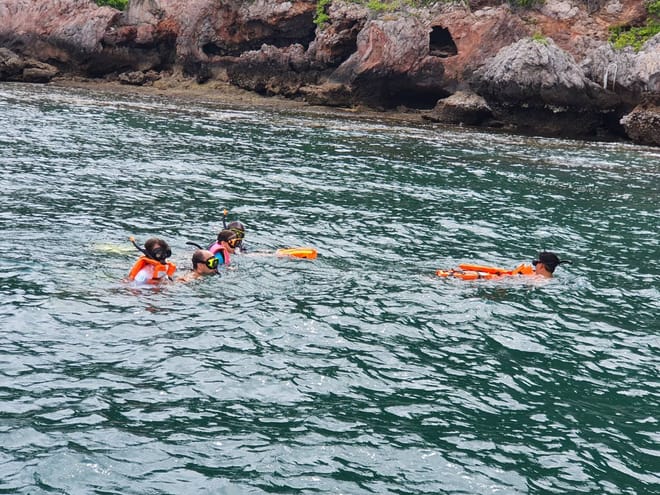 swimming prachuabkirikhan