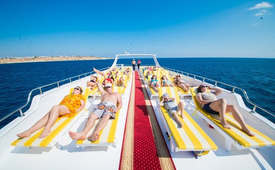 VIP Ras Mohammed and White Island Cruise with Seafood Lunch