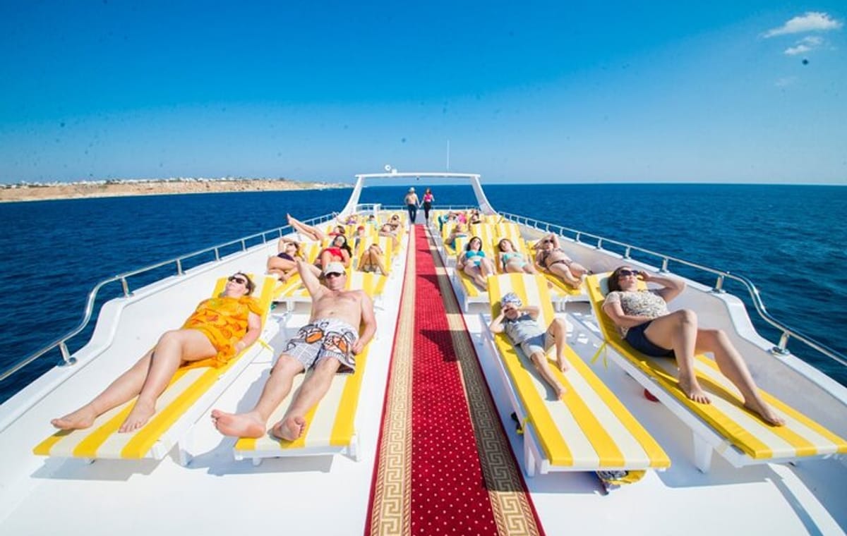 Ras Mohammed & White Island VIP Cruise with Seafood Lunch