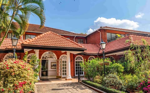Luxury 8-Day Safari Adventure in Nairobi, Kenya