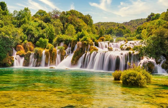 Guided Day Trip to Krka Waterfalls and Skradin from Zadar