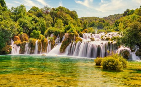 Guided Day Trip to Krka Waterfalls and Skradin from Zadar