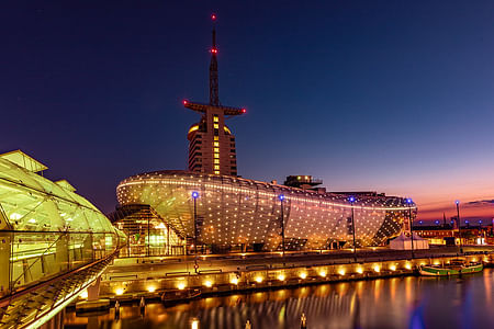 Berlin to  Bremerhaven private  taxi transfer