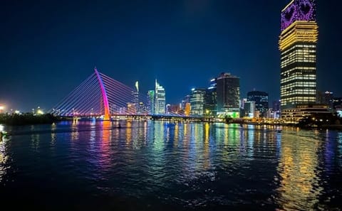 Ho Chi Minh City Night Tour by Double-Decker Bus and Cruise