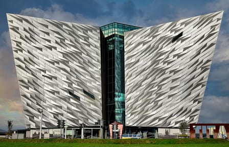 Belfast and Dublin Six-Day Rail and City Tour