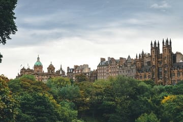 Edinburgh City Highlights Tour with Castle and Palace Visits