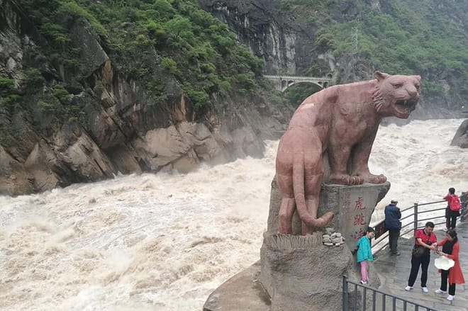 Private Day Tour to Tiger Leaping Gorge from Lijiang  photo 5