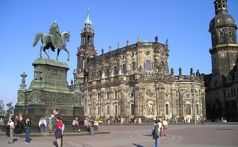 Private Walking Tour of Dresden's Historic Palaces and Squares