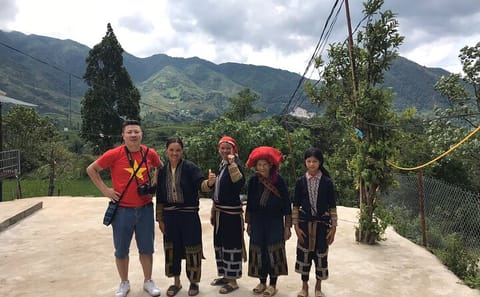 2-Day Private Adventure Tour in Sapa: Fansipan Peak & Village