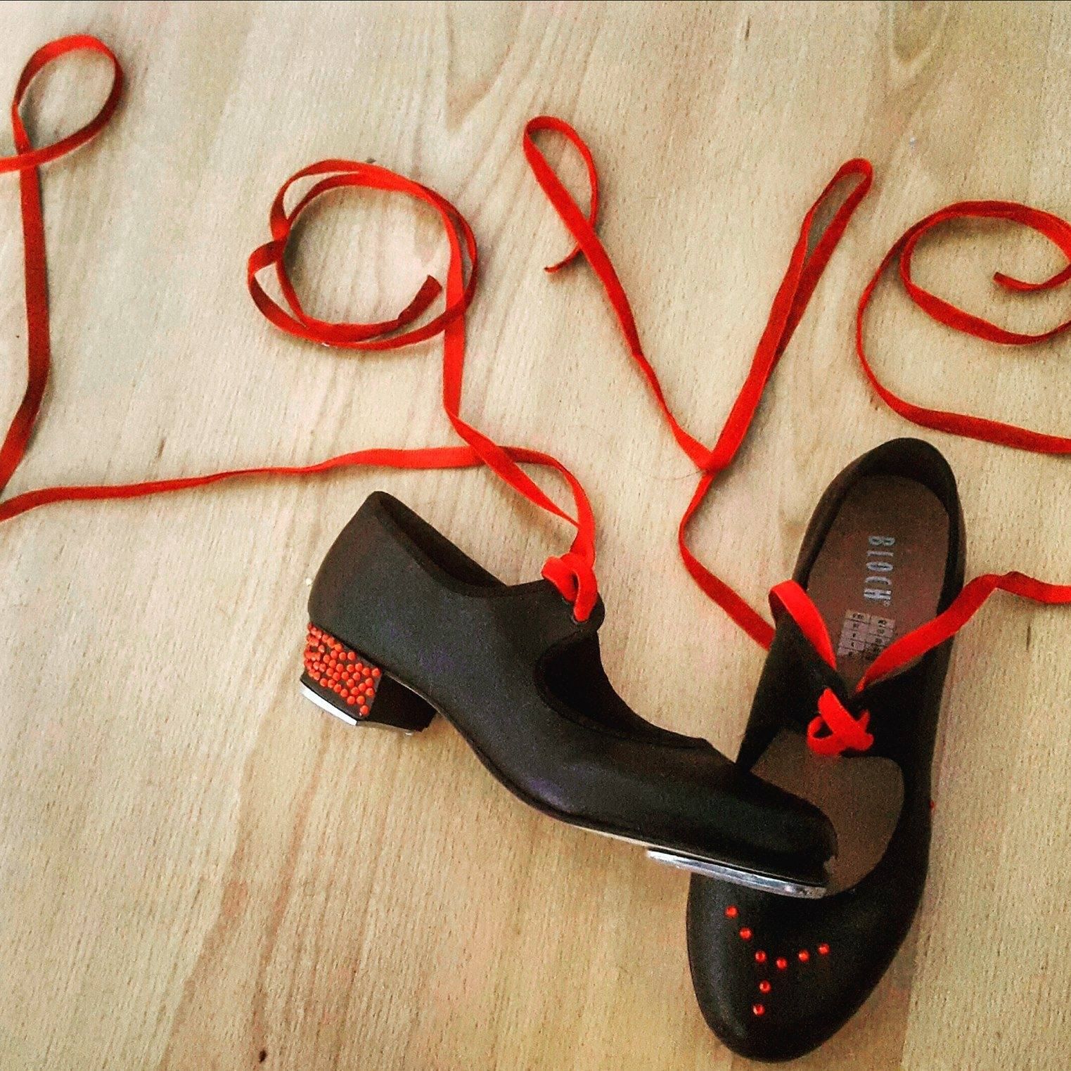 Traditional Irish dancing lesson & demo. Galway City. Private guided.