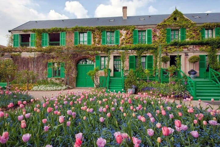 CDG Transfers with Giverny, Crepe tasting and cruise  5