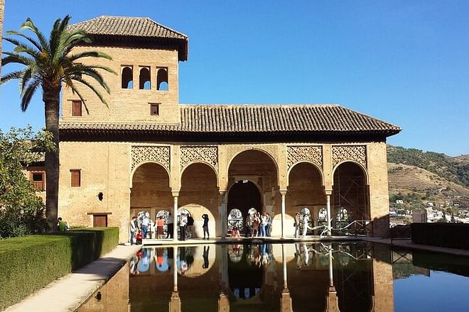 Granada: gita privata di un'intera giornata all'Alhambra con biglietti inclusi da Motril che termina a Motril