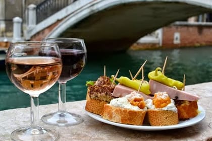 Tour leader at disposal