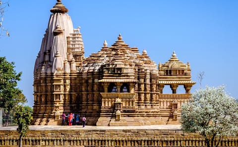 7-Day Cultural Tour of Agra, Orchha, Khajuraho, and Varanasi from Delhi