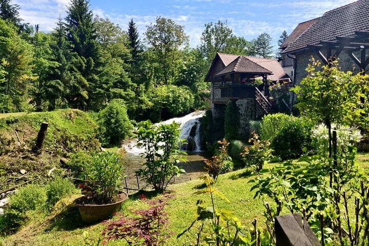 Private Day Trip: Stunning Plitvice Lakes and Rastoke from Zagreb 9