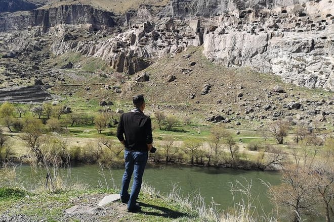 Vardzia cave city