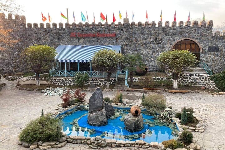 4 Full days in Georgia with private tour, free aiport