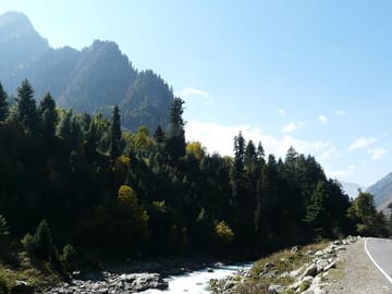 Day Trip to Sonamarg from Srinagar: Explore the Meadow of Gold