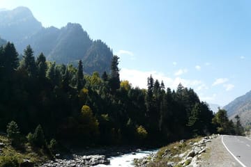 Day Trip to Sonamarg from Srinagar: Explore the Meadow of Gold