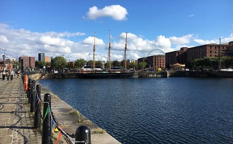 Private 2-Hour Walking Tour of Liverpool's Historic Highlights