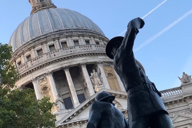 Private London Blitz Walking Tour – Explore City of London Wartime History