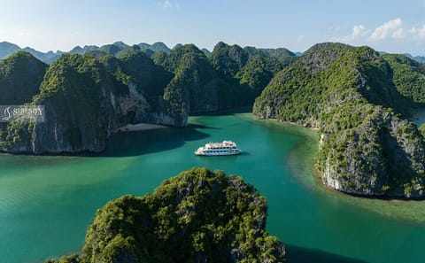 Luxury Kayaking and Biking Day Trip in Lan Ha Bay