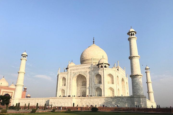 Private Agra Sunrise Tour: Explore Taj Mahal & Agra Fort from Delhi