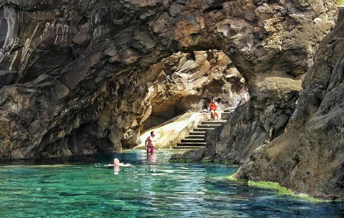 West volcanic pools & Unesco 4×4 Tour